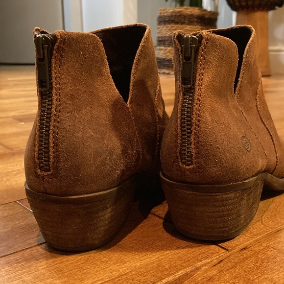 Born Shari II Bootie in Brown. Size: 8.5M - Picture 5 of 5